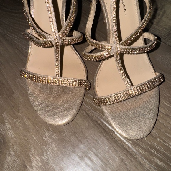 Jessica Simpson Sidra Sandal, champagne, Rhinestone strappy heels Size 9.5 - Picture 5 of 14